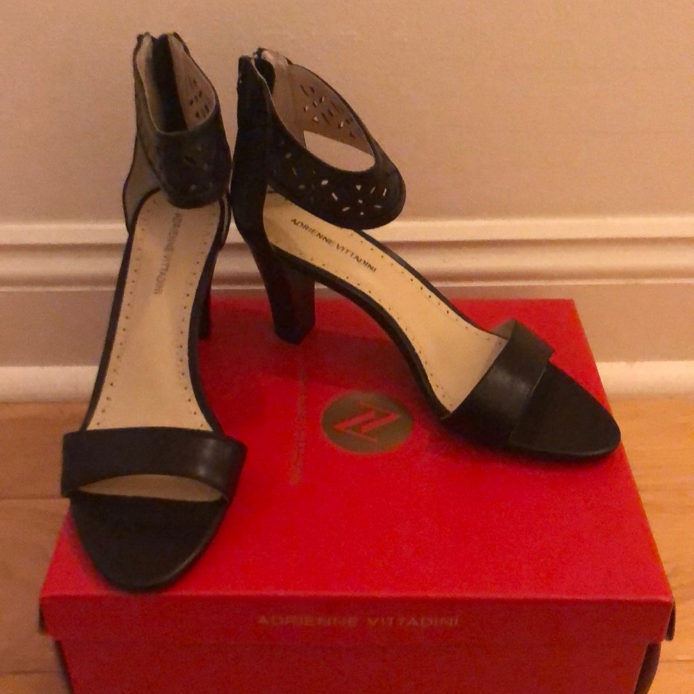 NWT Adrienne Vittadini heels